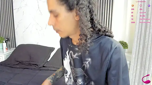 JackAndRosse  online show from June 25, 2026, 1:37 pm