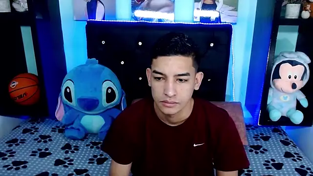 Snapshot of x_oliver_x chatting on September 22, 2025, 4:36 am x oliver x online show from September 22, 2025, 4:36 am