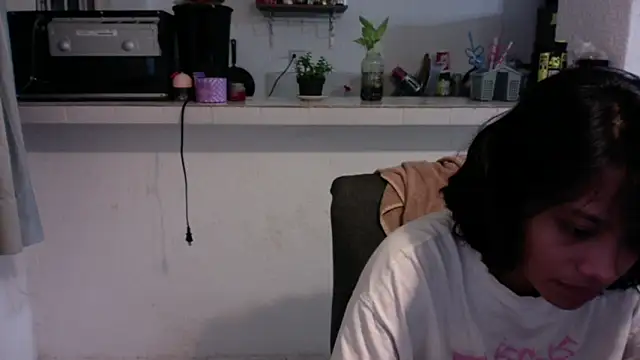 Nia Desire online show from May 26, 2026, 5:03 am
