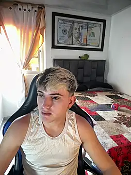 Justin trevor1 online show from June 17, 2026, 8:43 pm
