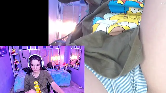 NicoleFerrel online show from October 14, 2025, 2:51 pm