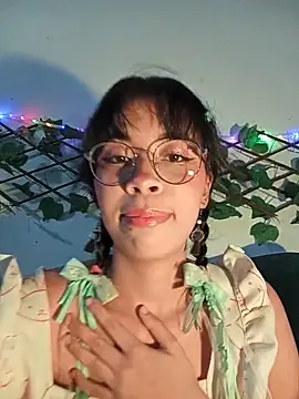 dolliette24 online show from June 3, 2026, 3:53 am