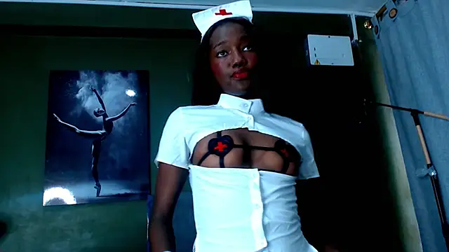 Snapshot of Evaa_18 chatting on October 3, 2025, 5:54 pm Evaa 18 online show from October 3, 2025, 5:54 pm