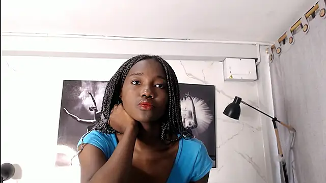 Snapshot of Evaa_18 chatting on November 7, 2025, 5:46 pm Evaa 18 online show from November 7, 2025, 5:46 pm