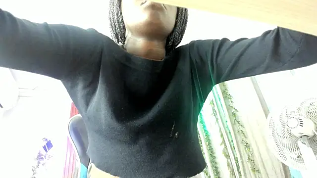 Snapshot of Evaa_18 chatting on December 2, 2025, 5:52 pm Evaa 18 online show from December 2, 2025, 5:52 pm