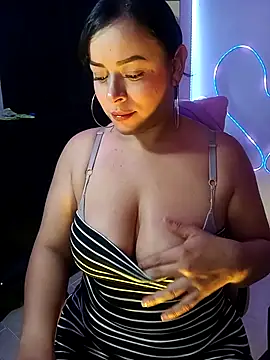 Snapshot of Danniela20 chatting on October 26, 2025, 10:15 pm Danniela20 online show from October 26, 2025, 10:15 pm