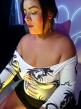 Snapshot of Danniela20 chatting on November 25, 2025, 4:34 am Danniela20 online show from November 25, 2025, 4:34 am