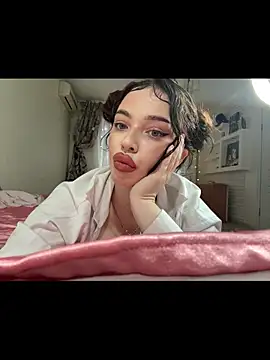 Snapshot of Hannah_xBaby chatting on November 12, 2025, 8:37 am Hannah xBaby online show from November 12, 2025, 8:37 am