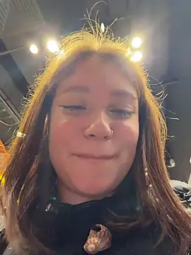 lucy-joy online show from June 16, 2026, 10:18 am