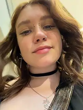 Snapshot of lucy-joy chatting on June 24, 2026, 8:13 am lucy-joy online show from June 24, 2026, 8:13 am