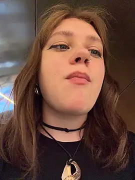 Snapshot of lucy-joy chatting on June 27, 2026, 12:22 pm lucy-joy online show from June 27, 2026, 12:22 pm