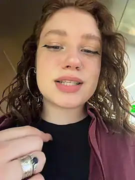 Snapshot of lucy-joy chatting on June 30, 2026, 7:31 am lucy-joy online show from June 30, 2026, 7:31 am