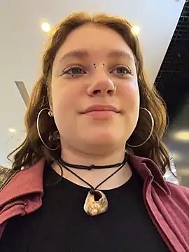 Snapshot of lucy-joy chatting on July 2, 2026, 7:36 am lucy-joy online show from July 2, 2026, 7:36 am