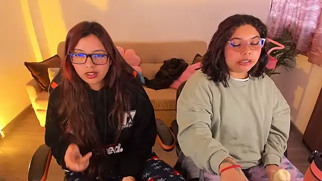 Snapshot of Verolake chatting on November 21, 2025, 9:13 pm Verolake online show from November 21, 2025, 9:13 pm