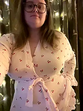 Snapshot of MariaMirabella chatting on November 15, 2025, 4:25 pm MariaMirabella online show from November 15, 2025, 4:25 pm