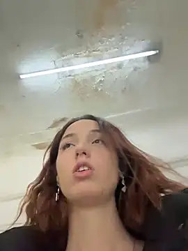 Snapshot of DollyTall chatting on November 13, 2025, 7:40 am DollyTall online show from November 13, 2025, 7:40 am