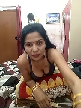 Yourhotsweetgirl online show from March 11, 2026, 7:36 am