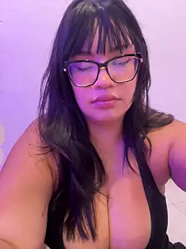 Emily Taylor2 online show from April 25, 2026, 2:03 am