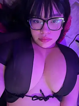 Emily Taylor2 online show from June 5, 2026, 1:56 am
