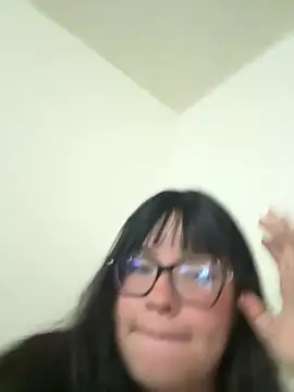 Emily Taylor2 online show from June 17, 2026, 2:03 am