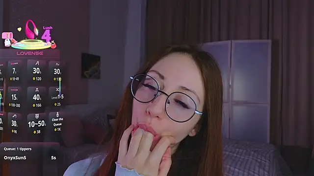 AvrilLeMell online show from October 20, 2025, 9:04 pm