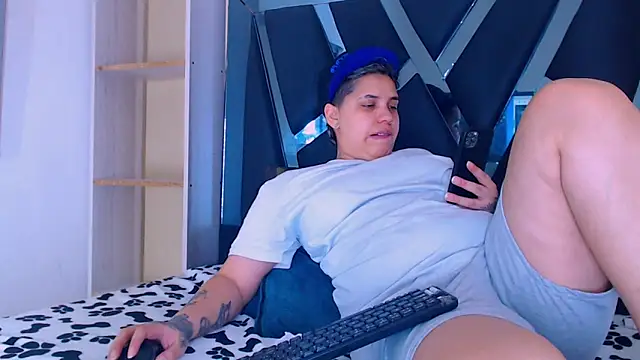 karla sexy21 online show from October 16, 2025, 4:24 am