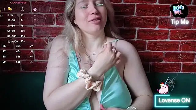 CitrusBlissss online show from April 27, 2026, 2:09 am