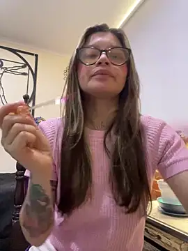 KoraSweett online show from December 20, 2025, 5:42 pm