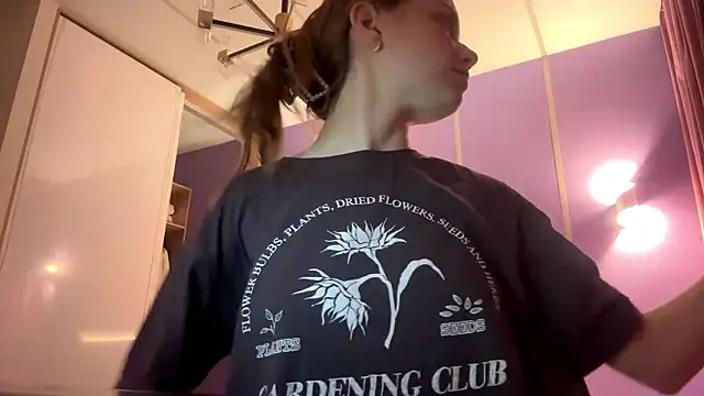 Snapshot of LinaMoonBlessed chatting on March 22, 2026, 11:46 am LinaMoonBlessed online show from March 22, 2026, 11:46 am