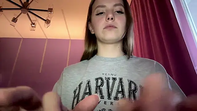 Snapshot of LinaMoonBlessed chatting on March 31, 2026, 11:43 am LinaMoonBlessed online show from March 31, 2026, 11:43 am