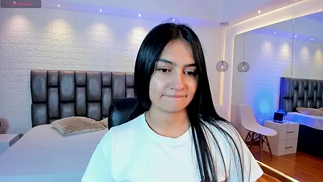 AidaJones online show from April 25, 2026, 11:46 am