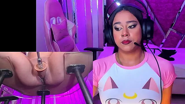 Snapshot of Gina_Kurt chatting on October 14, 2025, 4:13 am Gina Kurt online show from October 14, 2025, 4:13 am