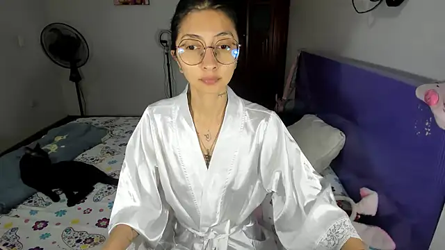 Anais lux online show from March 13, 2026, 11:33 pm