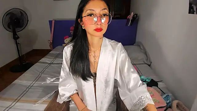 Snapshot of Anais_lux chatting on May 15, 2026, 11:12 pm Anais lux online show from May 15, 2026, 11:12 pm