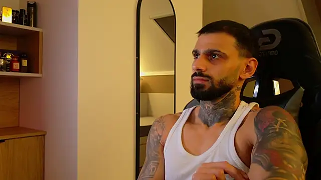 Snapshot of AresSteelX chatting on November 12, 2025, 7:13 pm AresSteelX online show from November 12, 2025, 7:13 pm