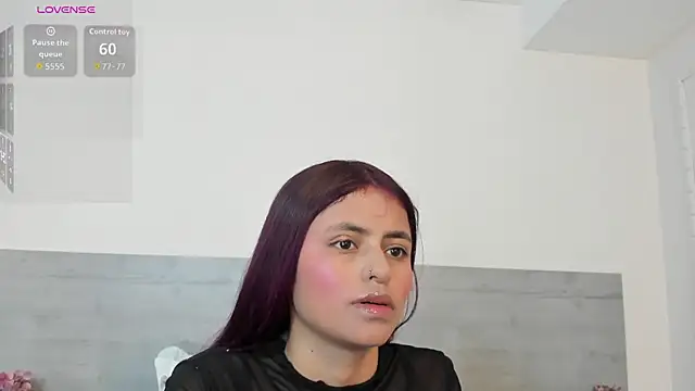 sunnyWhitee online show from April 28, 2026, 7:08 pm