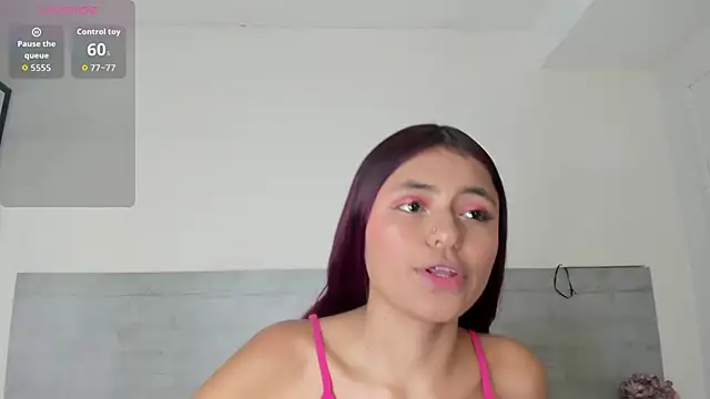 sunnyWhitee online show from July 29, 2026, 7:23 pm