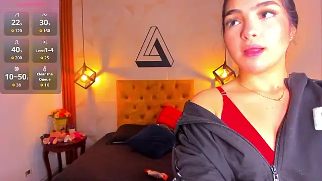 violet sweet19 online show from February 14, 2026, 1:41 pm