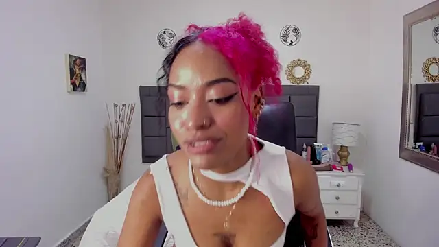 summer williams18 online show from December 5, 2025, 12:08 am