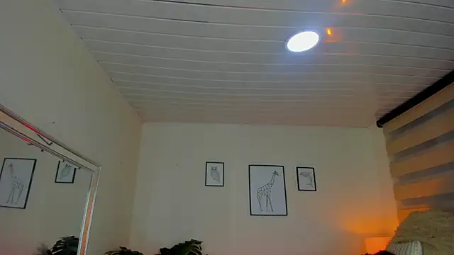 LusyKitty online show from September 10, 2025, 2:39 pm