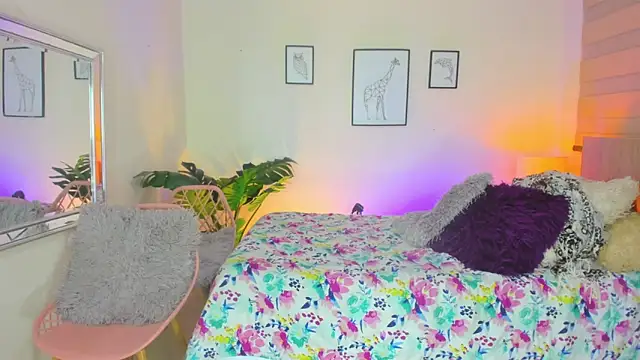 LusyKitty online show from October 10, 2025, 3:22 pm