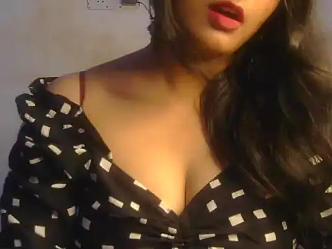 Snapshot of POOJA_199 chatting on July 20, 2026, 9:12 am POOJA 199 online show from July 20, 2026, 9:12 am