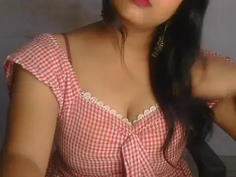Snapshot of POOJA_199 chatting on July 21, 2026, 7:43 am POOJA 199 online show from July 21, 2026, 7:43 am
