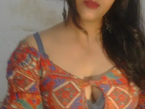 Snapshot of POOJA_199 chatting on August 5, 2026, 9:01 am POOJA 199 online show from August 5, 2026, 9:01 am