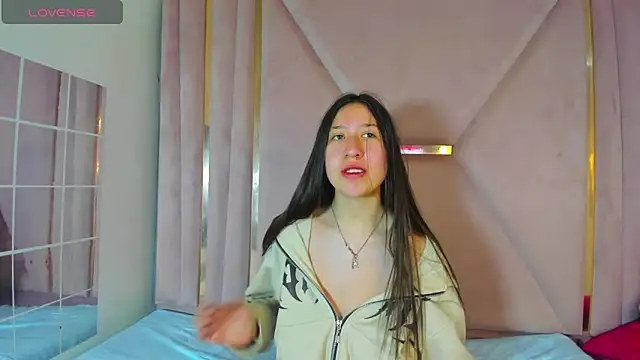 Snapshot of venusmorgan chatting on December 14, 2025, 3:50 pm venusmorgan online show from December 14, 2025, 3:50 pm