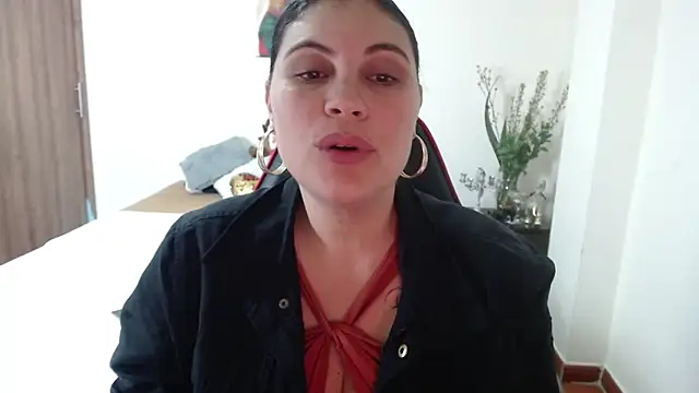 Snapshot of Secret_Bella chatting on October 11, 2025, 11:42 am Secret Bella online show from October 11, 2025, 11:42 am