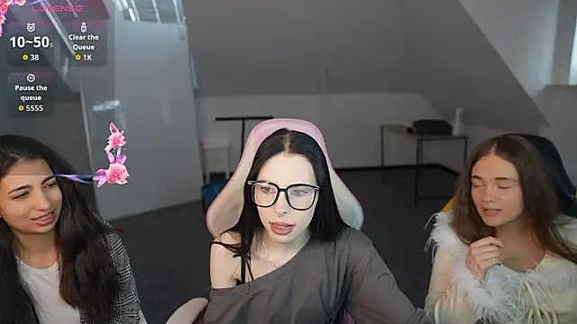 VivianSweet  online show from February 25, 2026, 11:31 am