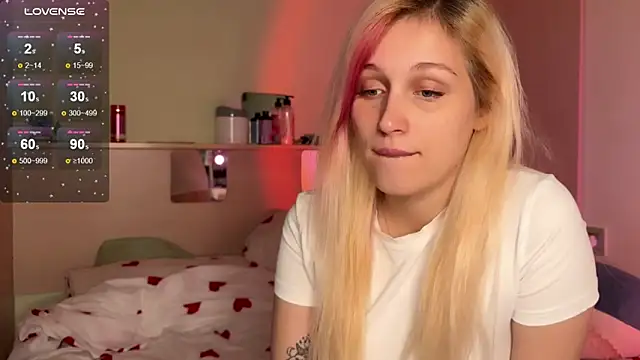  Annabel Myr  online show from October 15, 2025, 11:43 am