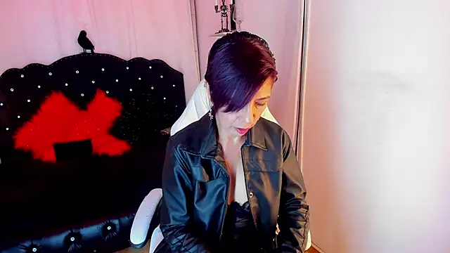 Trinityy   online show from December 17, 2025, 6:47 pm