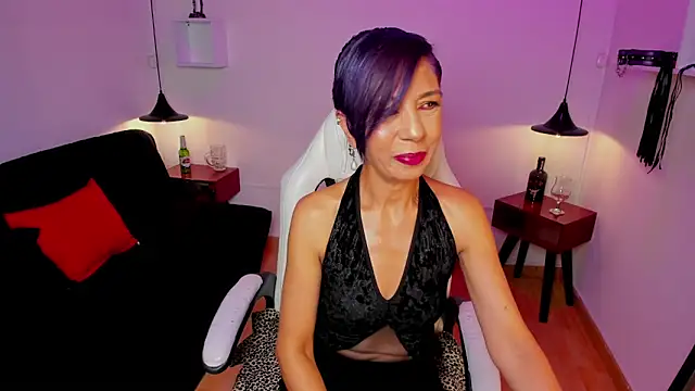 Snapshot of Trinityy__ chatting on May 21, 2026, 7:21 pm Trinityy online show from May 21, 2026, 7:21 pm